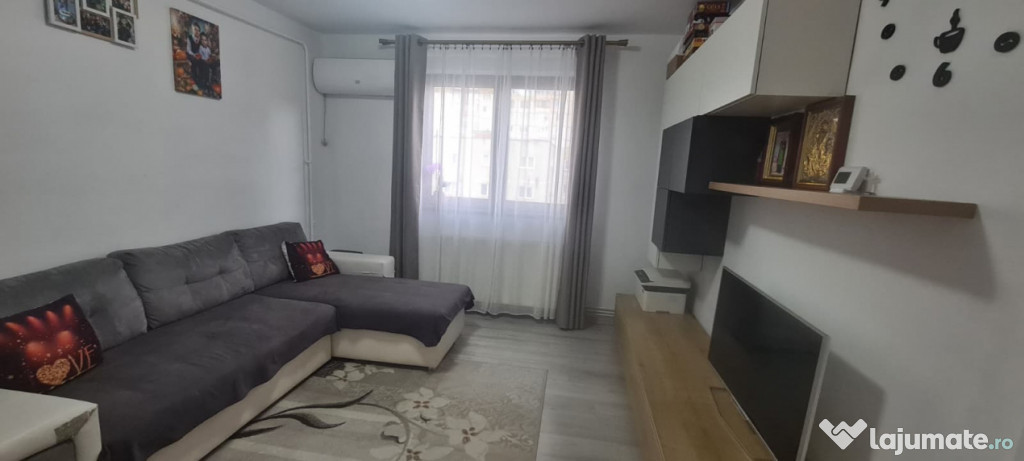 Apartament 3 camere 62 mp, zona Tractorul