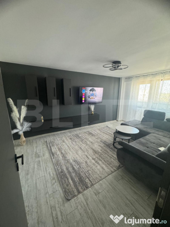 Apartament 3 camere, etaj 10, zona Mobila