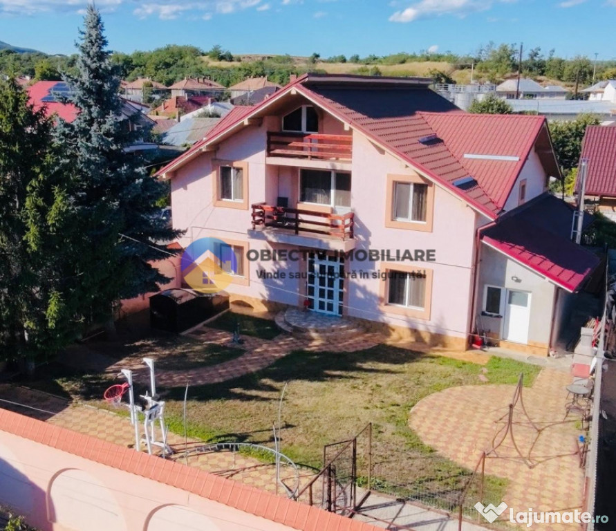 Casă spațioasă de vânzare – Zona 1 MAI, Piatra Neamț