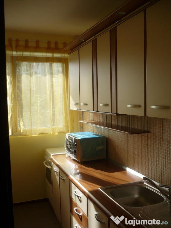 Inchiriez apartament 2 camere