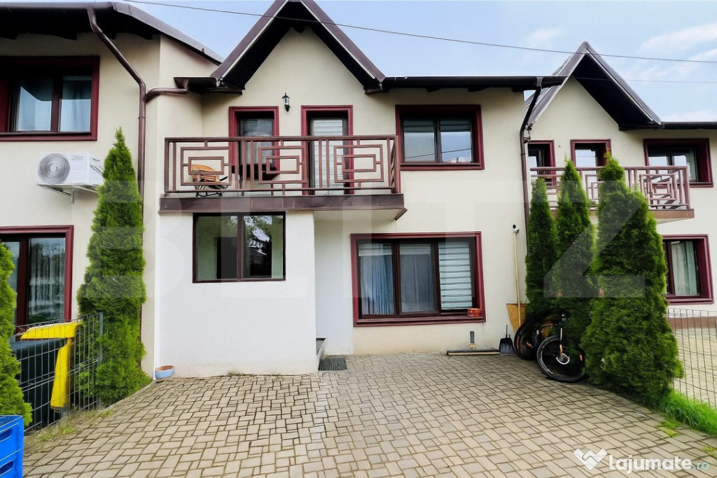 Casa înșiruită, mobilată, 110 mp utili, teren 124 mp, Sf