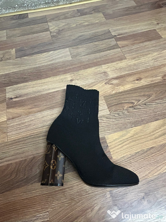 Pantofi cu toc, Louis Vuitton