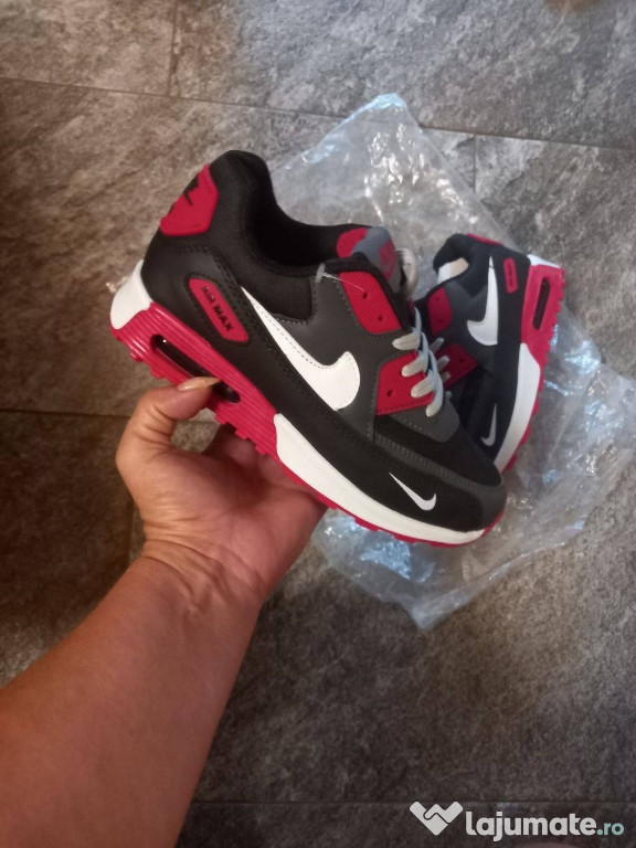 Adidasi Nike Marime 35,35