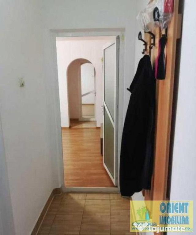 Inel 1, apartament 2 camere, etaj 3, gaze, mobilat, vanzari Constanta