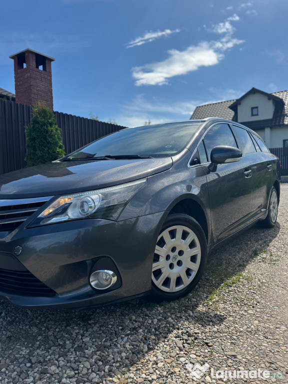 Toyota avensis t27 2.0