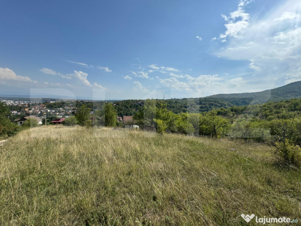 Teren intravilan 1495 mp in Deva