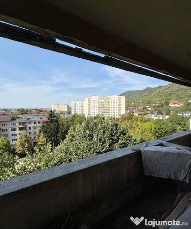 Apartament 2 camere semidecomandat, 48 mp,et.7, zona Sasar