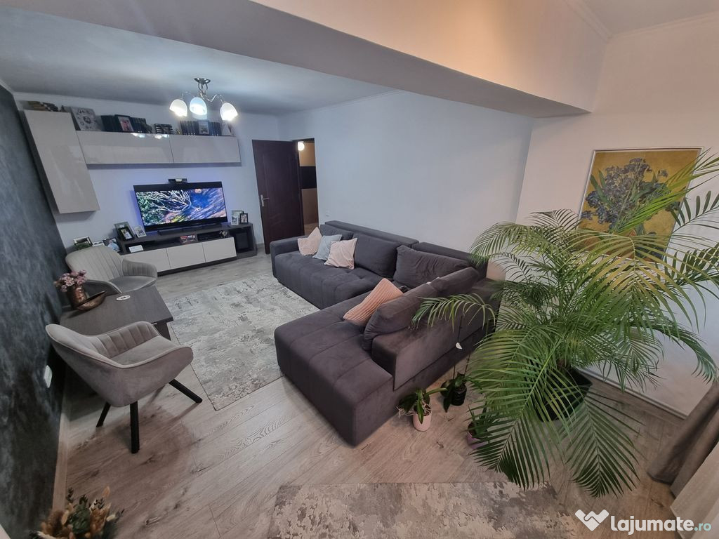 Apartament zona Poarta 6