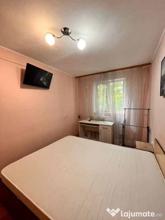 Apartament cu o cameră,zona Tatarasi scoala 4,rtaj 3