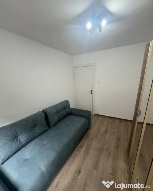 Apartament 3 camere etajul 1, Tractorul