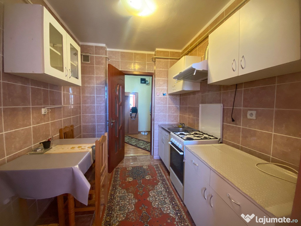 Apartament 2 cam decomandat, centrală termică, mobilat și utilat
