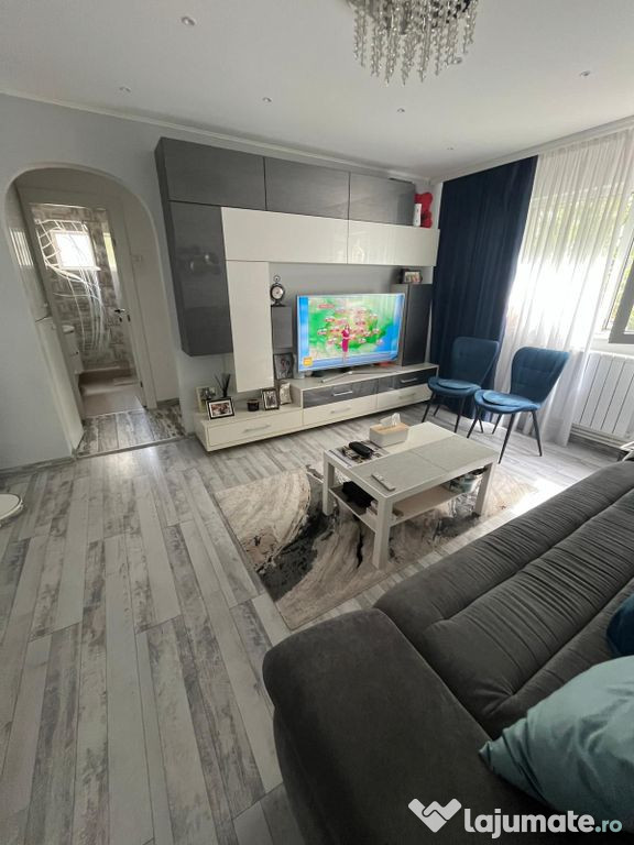 Apartament 3 camere Renovat si Utilat