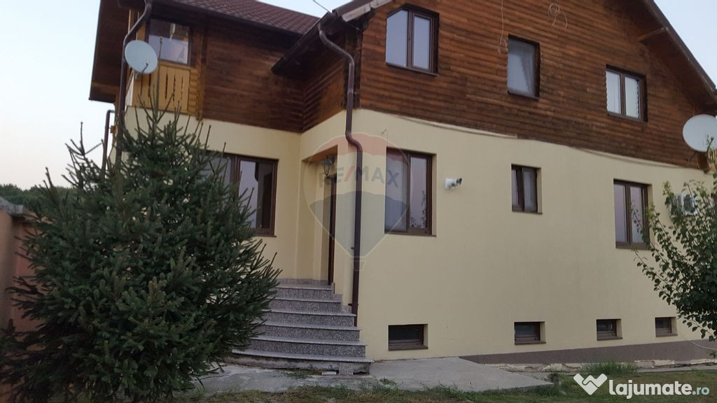 De vanzare vila la Moara Vlasiei langa lac