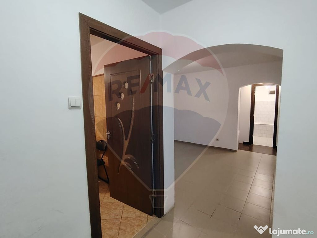 Apartament 2 camere parter/nemobilat.