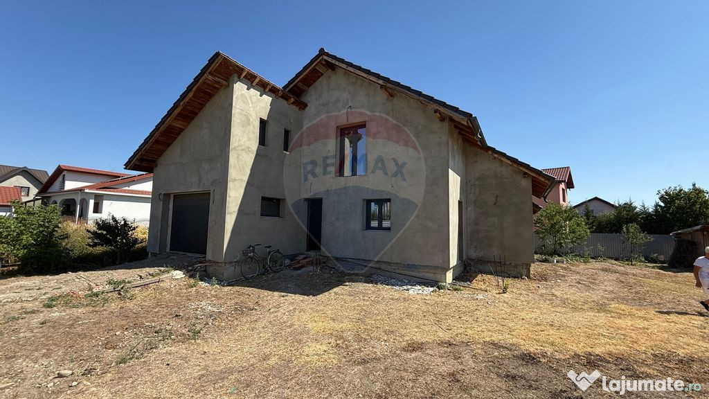 Casă / Vilă cu 5 camere zona Sud
