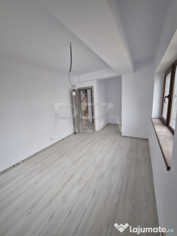 Duplex cu 4 camere la 1,7 kilometri de stația de metrou Nic