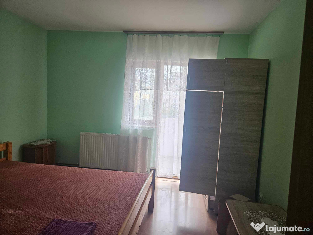 Apartament de 3 camere zona Ciucas
