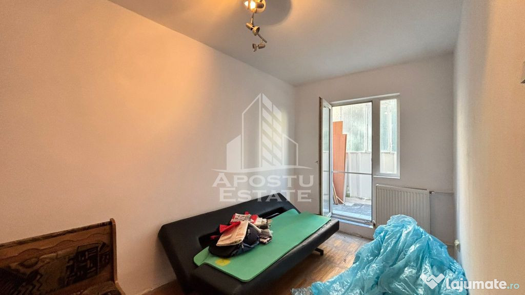 Apartament cu 2 camere, etajul intai, balcon