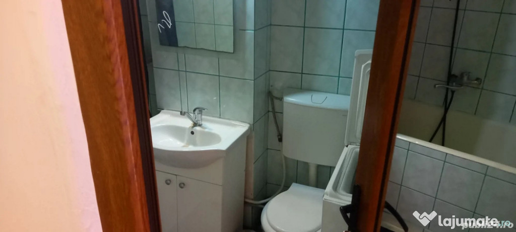 Apartament 2 camere zona TRACTORUL,