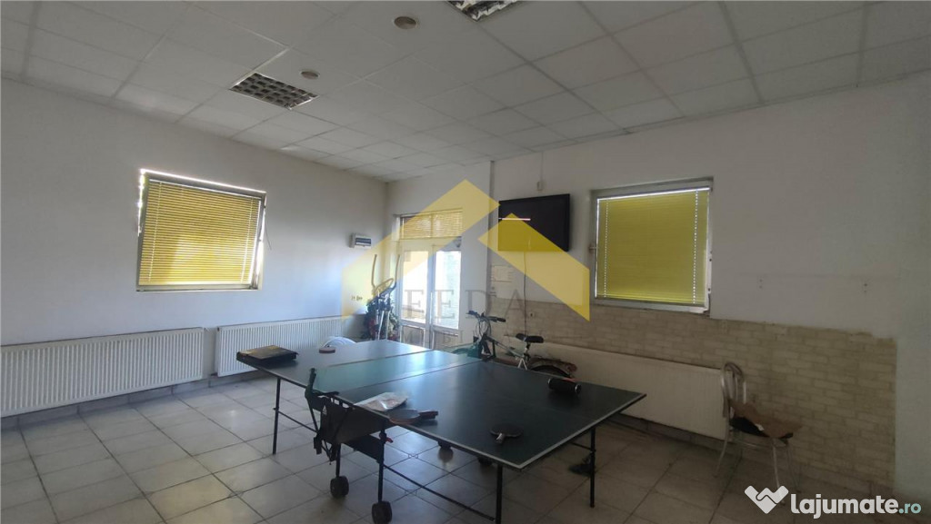 Spatiu comercial de inchiriat zona Parneava