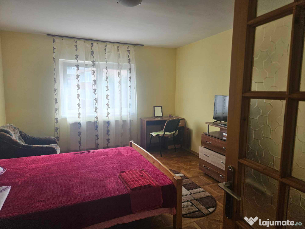 Apartament de 3 camere zona Ciucas