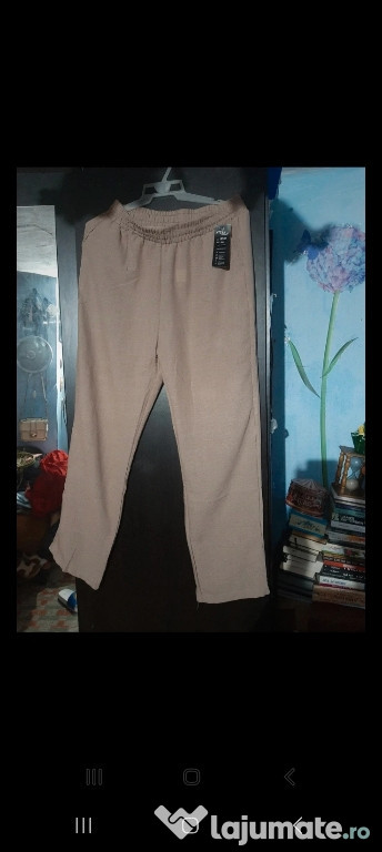 Pantaloni pentru femei