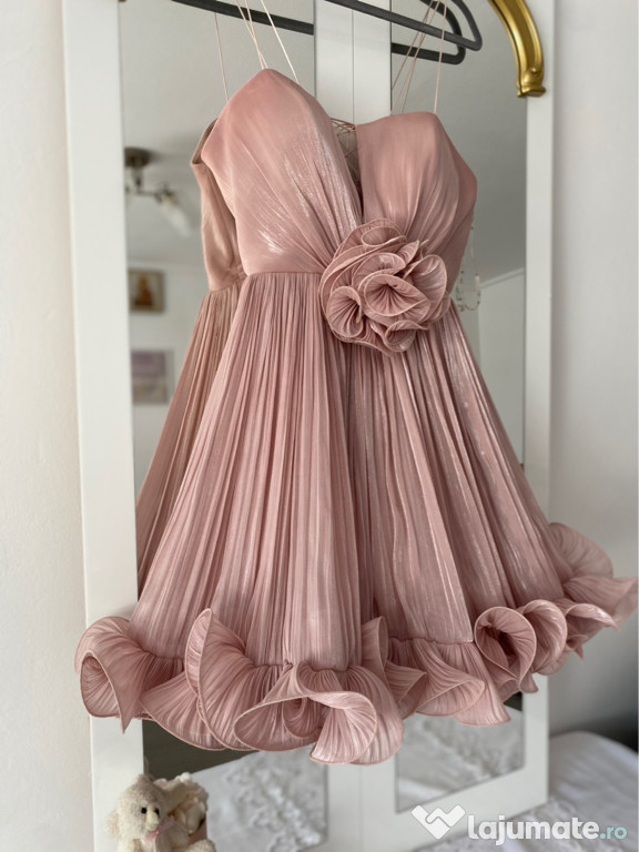Rochie elegantă roz