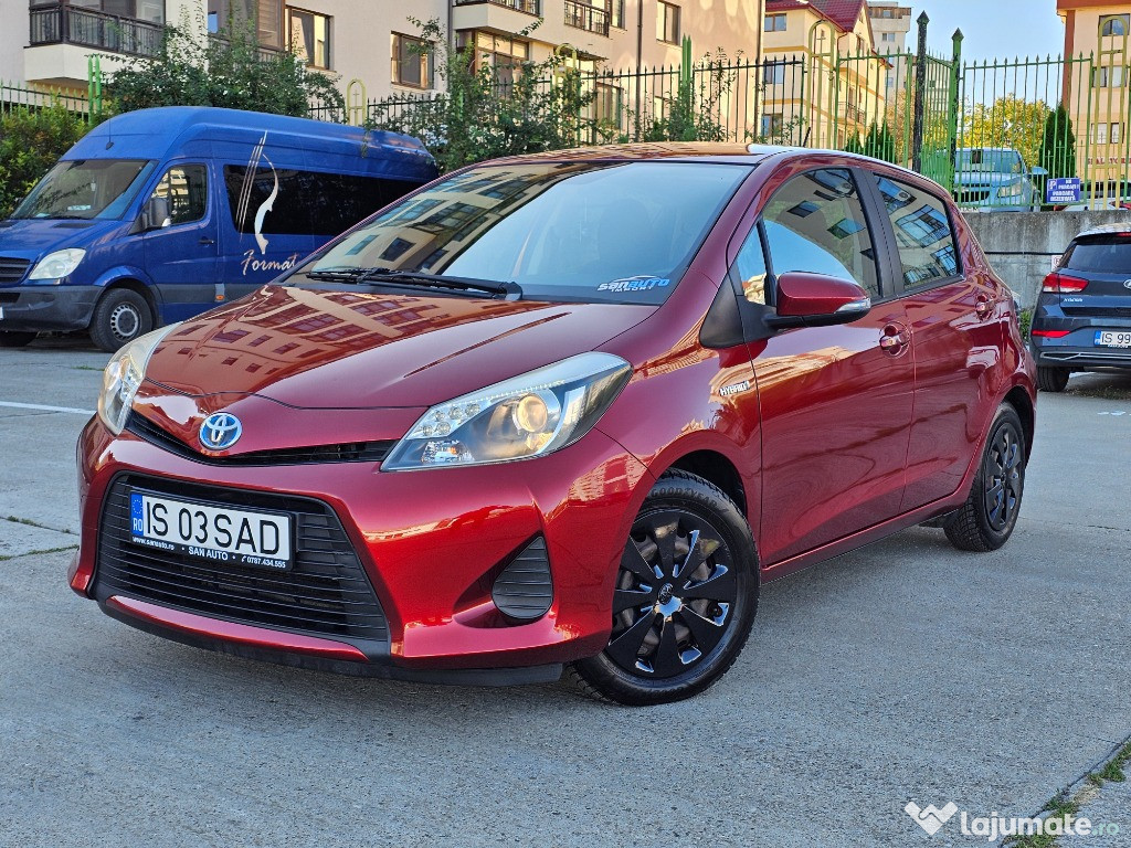 Toyota Yaris 2013 1.5 Hybrid 100 CP euro 5 automata / RATE fara avans