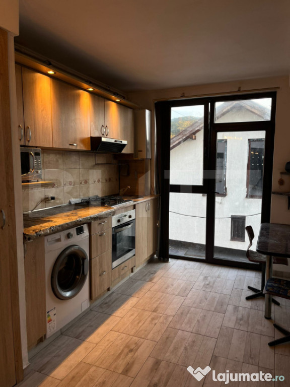 Apartament decomandat, 2 camere, 50 mp, zona Florilor