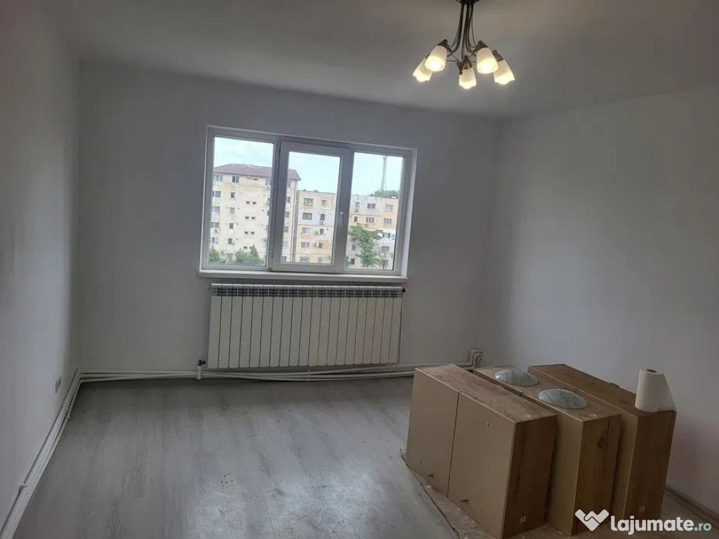 APARTAMENT 3 CAMERE DE VANZARE- ZONA INEL 2
