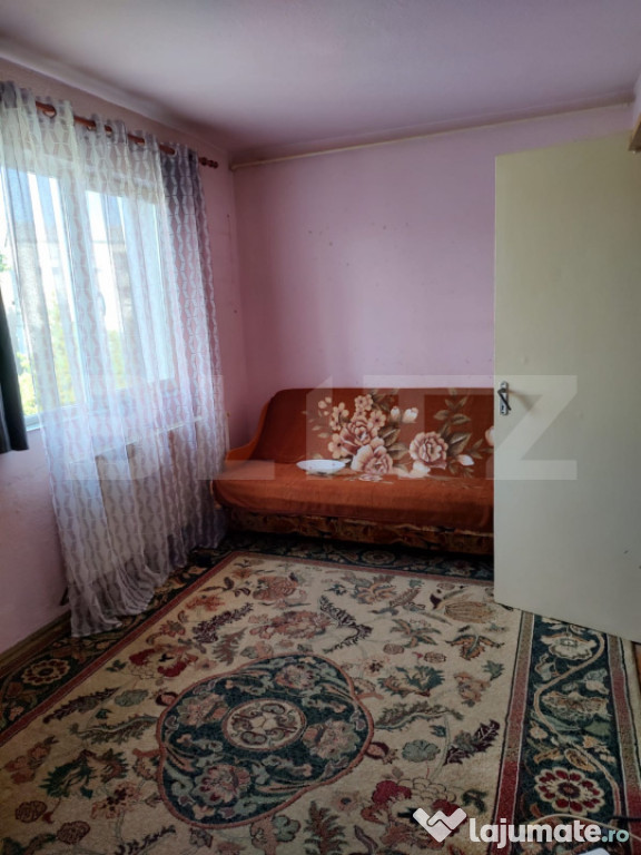 Apartament cu 3 camere, semidecomandat, 55mp