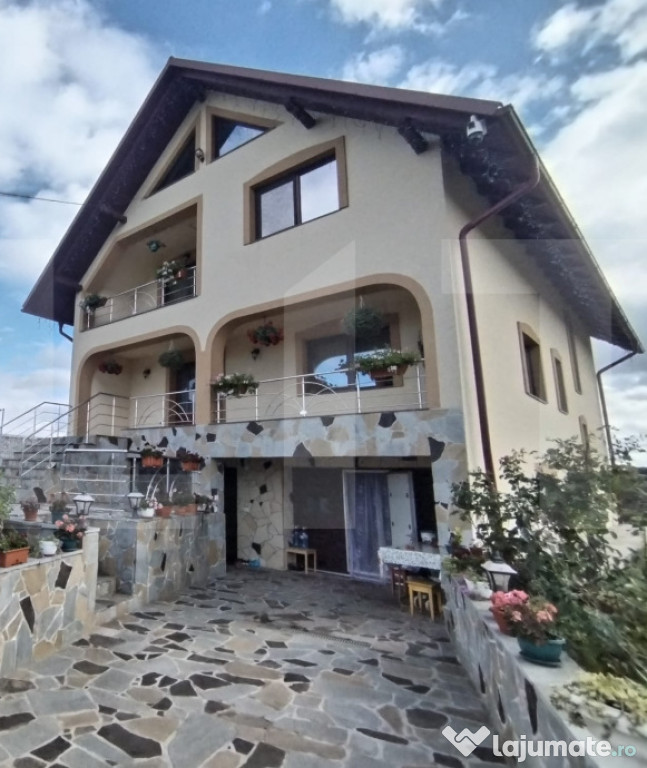 Vilă spațioasă lux Dorohoi – 228 mp utili, teren 2.300