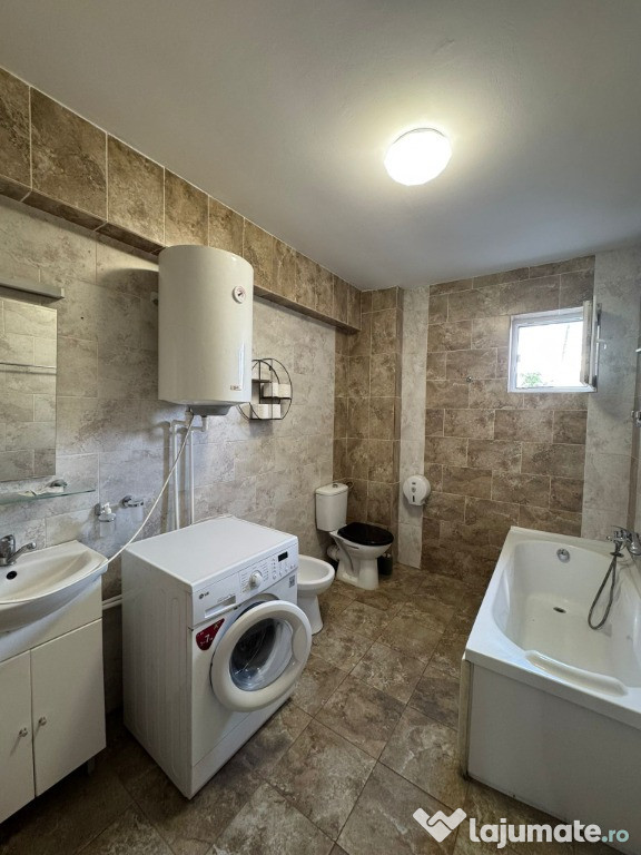Apartament 3 camere – 100 m de mare, zona Mackerel