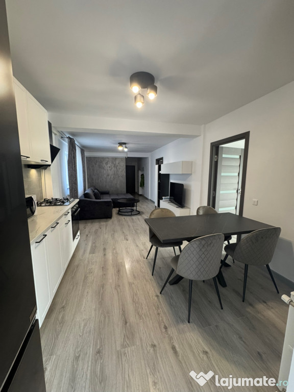 Apartament 3 camere nou în bloc nou 500€
