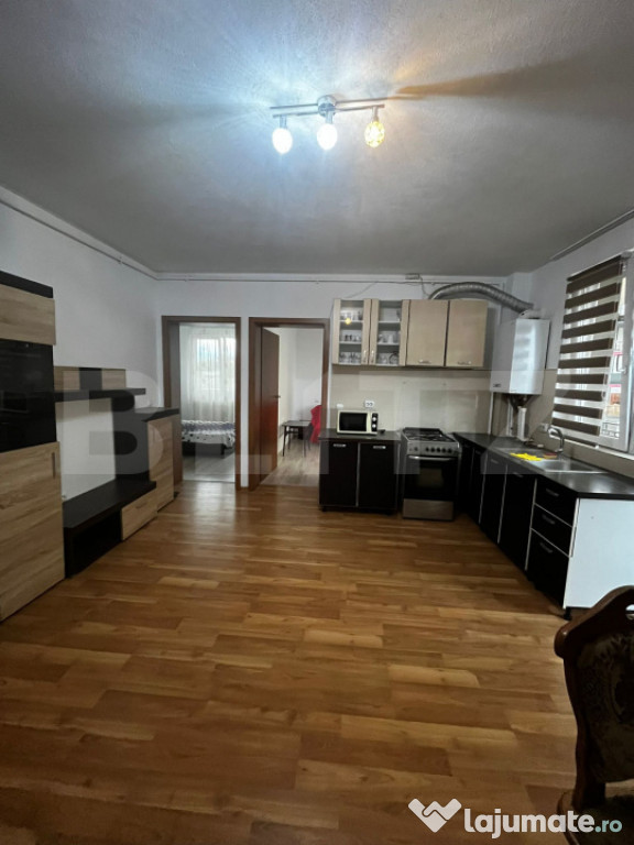 Apartament 3 camere, loc de prcare, zona Subcetate