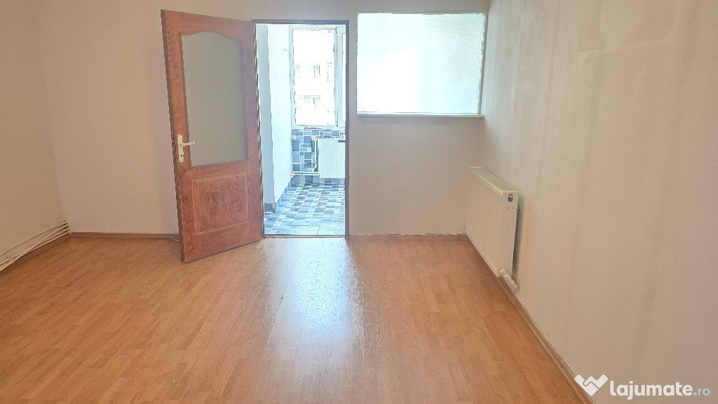 Vand garsoniera in Deva, zona I. Maniu, suprafata utila 31 mp,