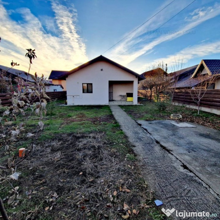 Casa 4 camere cu curte