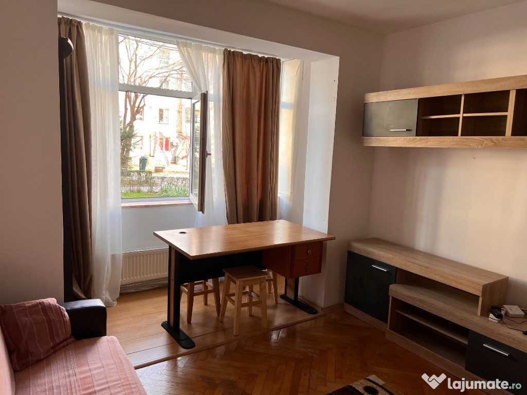 Inchiriez Apartament 2 camere Calea Bucuresti - central