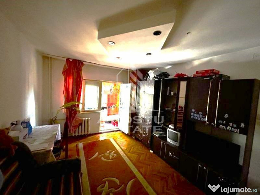Apartament cu 3 camere, decomandat, etajul 1, zona Dambovita