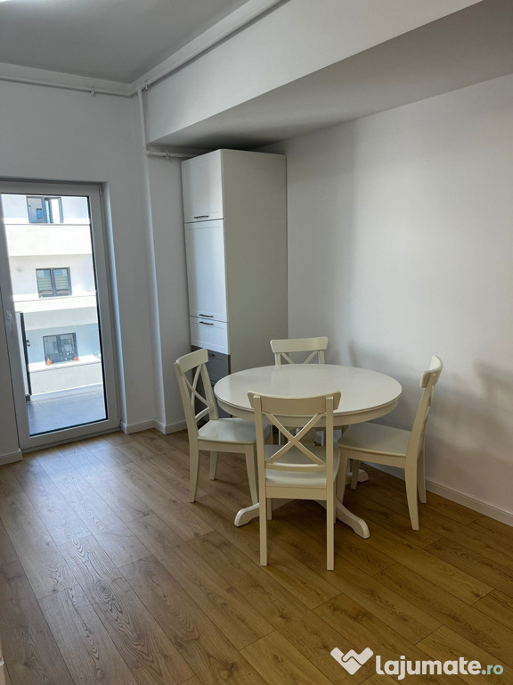 Garsoniera de inchiriat mobilata si cu loc de parcare privat