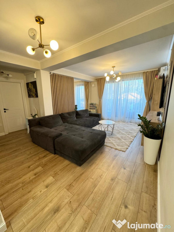 Apartament 3 camere *penthouse* - zona Coloana Infinitului