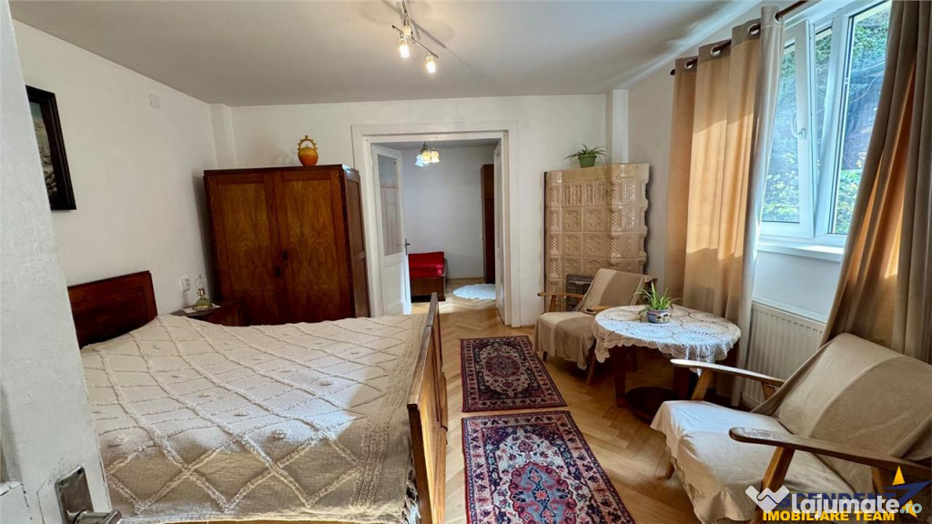 Tur 3D! Casa cu 4 camere si curte, Central, Targu Mures