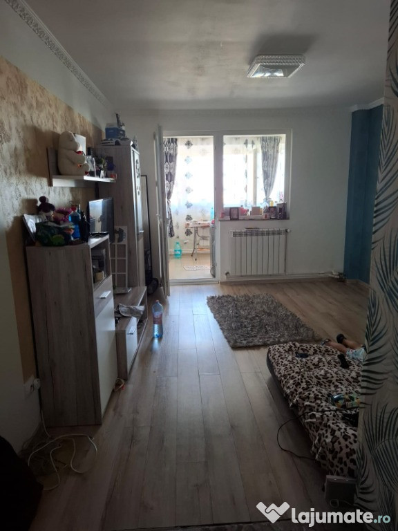Garsonieră Prundu etaj 3 parțial mobilată și recent renovată