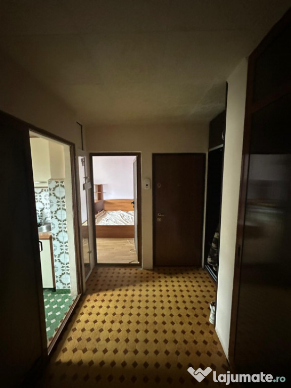 Apartament 2 camere - zona Dacia Constanta