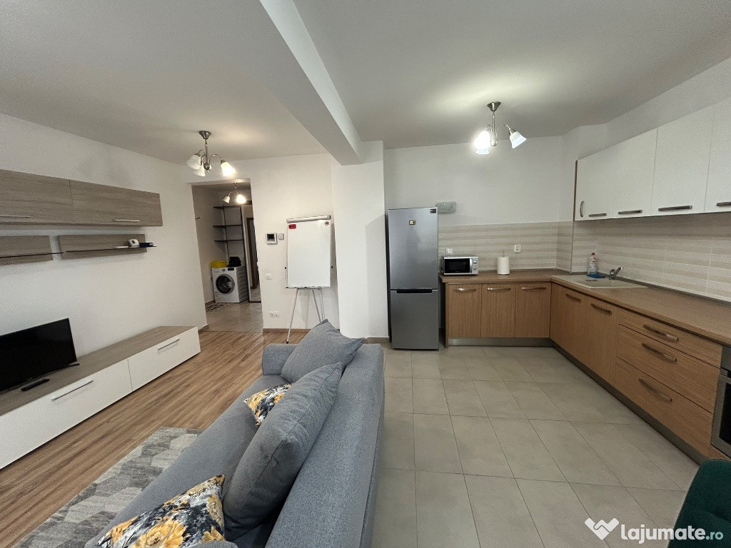 Închiriez apartament