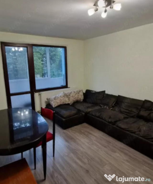 Apartament 4 Camere Tractorul