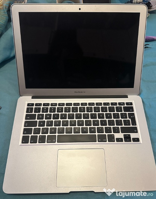 MacBook Air A1466 2015 i5 8GB 256 SSD