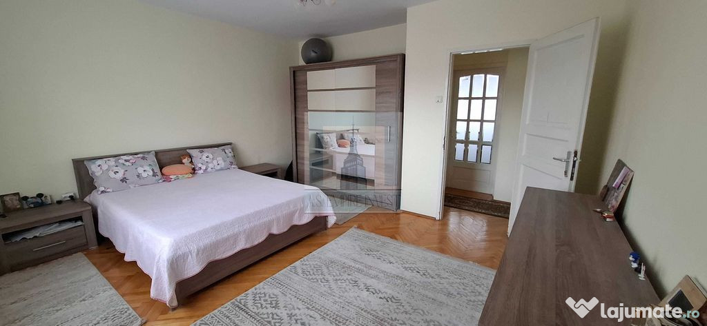 Apartament 3 camere in casa/vila, et. 1-zona Piata de Mie...
