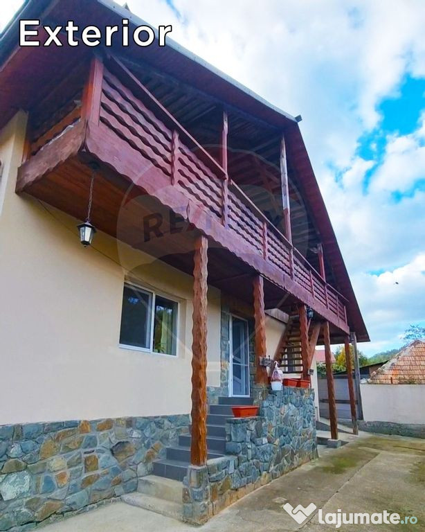 Casă de vânzare cu priveliște superbă zona Valea Borc...