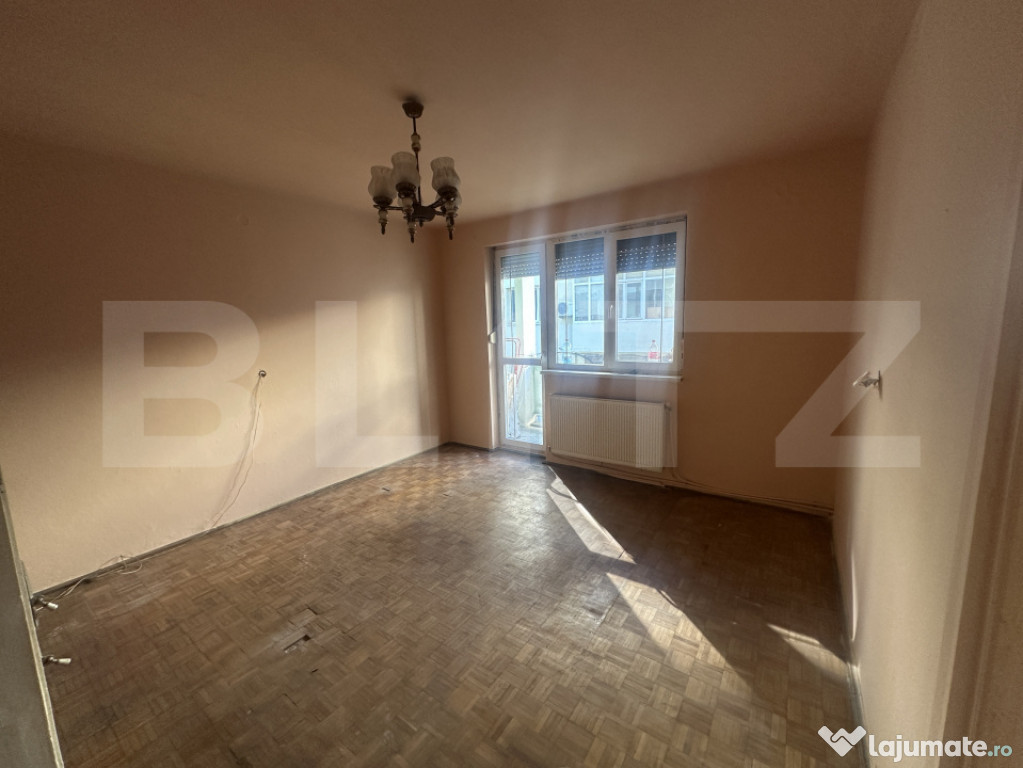 Apartament cu 3 camere,60 mp,zona centrala